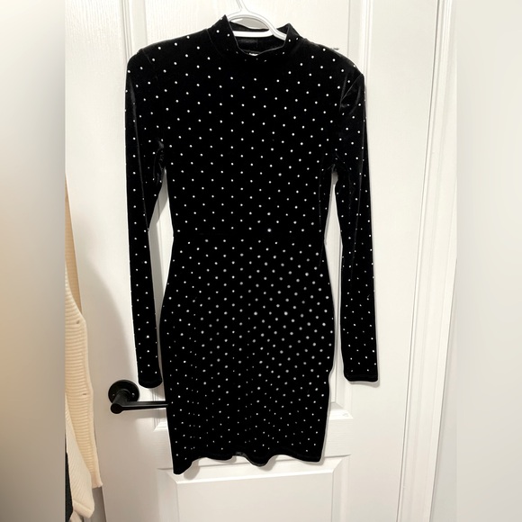 Black Velvet Mini Dress. H&M. Size Small - Picture 3 of 3